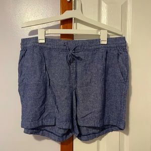 Old navy Chambray-Linen blend shorts with tie waist. 5” inseam.